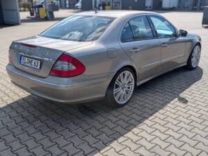 Bild 4/14 von Mercedes-Benz E 220 CDI (2006)