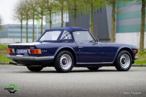 Image 32/42 of Triumph TR 6 PI (1972)