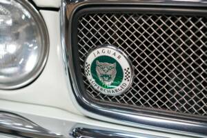 Image 38/50 of Jaguar XJR 4.0 (1995)