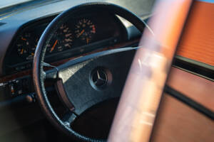 Image 24/44 de Mercedes-Benz 500 SEL (1984)