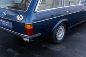 Bild 25/36 von Mercedes-Benz 280 TE (1981)