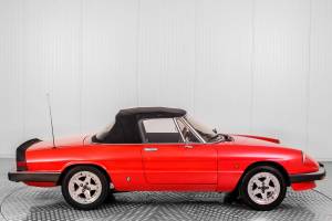 Image 40/50 of Alfa Romeo 1.6 Spider (1985)