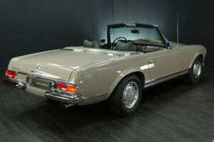 Image 2/50 de Mercedes-Benz 280 SL (1970)