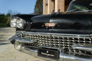 Bild 18/50 von Cadillac 60 Special Fleetwood (1958)
