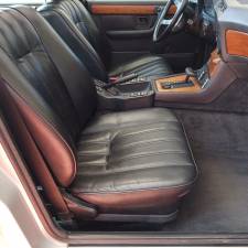 Image 18/41 of BMW 745i (1984)