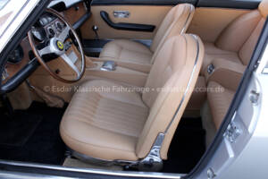 Image 6/36 de Ferrari 330 GT 2+2 (1964)
