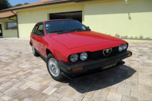 Bild 2/31 von Alfa Romeo GTV 2.0 (1982)