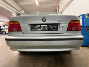 Bild 13/16 von BMW 520i (1999)