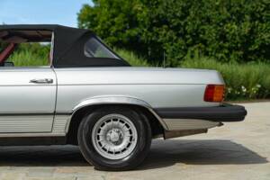 Image 21/50 de Mercedes-Benz 450 SL (1977)
