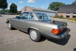 Image 12/36 of Mercedes-Benz 560 SL (1986)
