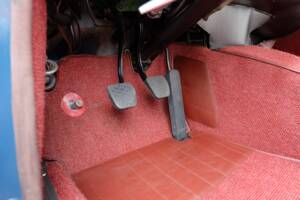 Image 66/76 de Mercedes-Benz 220 S b (1963)