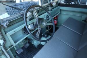 Image 35/50 of Land Rover 88 (1965)