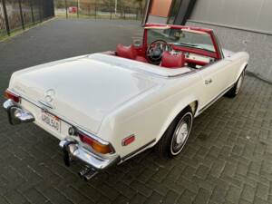 Immagine 11/36 di Mercedes-Benz 280 SL (1970)