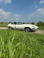 Image 3/42 of Jaguar E-Type 3.8 Flat Floor (1961)