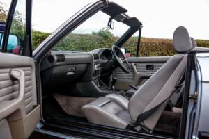 Immagine 14/28 di BMW 318i (1993)