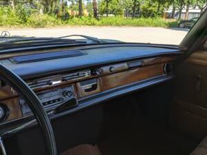 Bild 14/21 von Mercedes-Benz 280 SE 3,5 (1971)