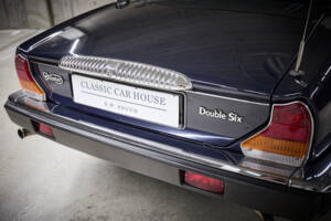 Image 39/97 of Daimler Double Six (1994)