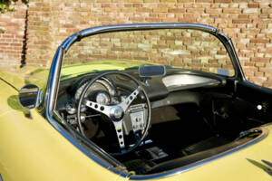 Image 10/50 of Chevrolet Corvette (1958)