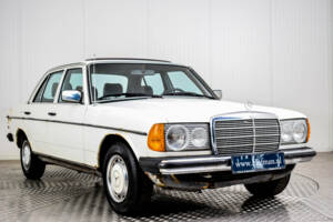 Bild 14/46 von Mercedes-Benz 240 D (1982)
