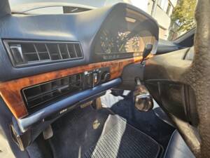 Image 34/100 of Mercedes-Benz 500 SEL (1983)