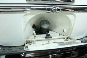 Image 28/30 of Mercedes-Benz 250 SE (1966)