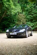 Image 24/50 of Mercedes-Benz SLK 350 (2004)
