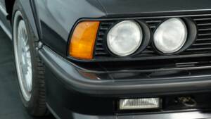 Image 25/35 of BMW M 635 CSi (1984)