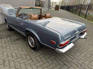 Immagine 7/50 di Mercedes-Benz 280 SL (1969)