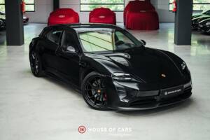 Image 4/23 de Porsche Taycan GTS Sport Turismo (2022)