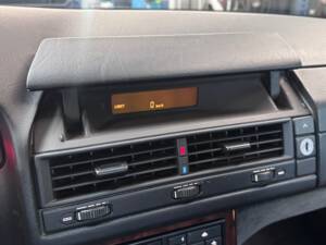 Image 9/19 of Mercedes-Benz 500 SL (1990)