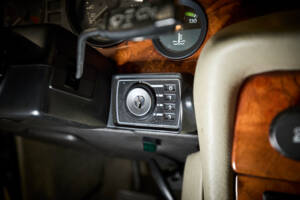 Image 49/97 of Daimler Double Six (1994)