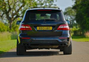 Image 9/49 of Mercedes-Benz ML 63 AMG (2013)