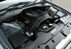 Image 37/50 of Jaguar XJ 8 4.2 (2007)