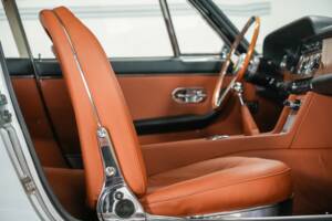 Bild 36/50 von Ferrari 330 GT (1965)