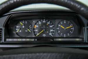 Image 14/50 of Mercedes-Benz 190 D (1985)