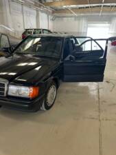 Imagen 49/69 de Mercedes-Benz 190 E (1988)