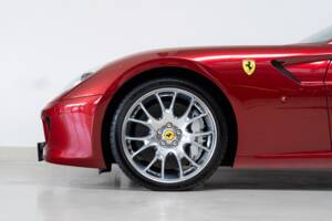 Bild 26/39 von Ferrari 599 GTB (2007)