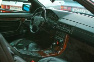 Image 44/50 of Mercedes-Benz SL 320 (1995)