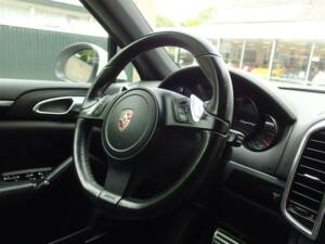 Bild 62/99 von Porsche Cayenne S (2010)