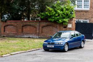 Image 10/38 of BMW 325i (2002)