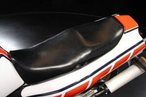Immagine 50/50 di Yamaha RZV 500 R (1985)