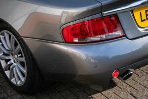 Image 33/39 of Aston Martin V12 Vanquish (2003)