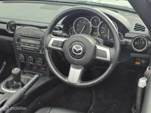 Immagine 18/31 di Mazda MX-5 1.8 (2006)