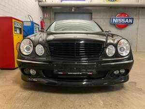 Image 3/20 of Mercedes-Benz E 500 (2002)