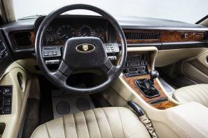 Afbeelding 14/33 van Jaguar XJ 40 3.2 (1991)
