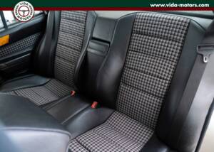 Bild 9/15 von Mercedes-Benz 190 E 2.3-16V (1988)