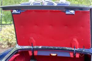 Image 47/49 of Bentley S 3 Continental Flying Spur (1964)