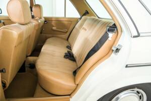 Image 16/50 of Mercedes-Benz 300 D (1980)