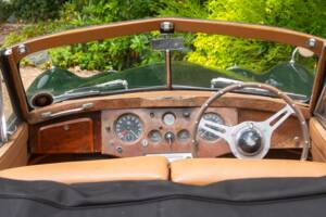 Bild 35/50 von Jaguar XK 120 DHC (1954)