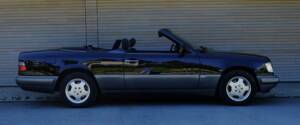 Image 154/171 of Mercedes-Benz E 220 (1994)